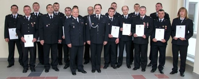 Druhowie z terenu gminy Kazimierza Wielka po ukończeniu szkolenia otrzymali certyfikaty ratowników. 