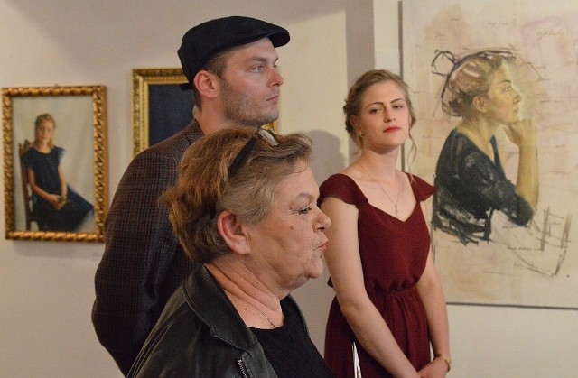 Galerii Pro Arte, 17 czerwca 2016 r.: wernisaż „Portretu o wielu twarzach” Liwii Liteckiej i Cezarego Bednarczyka.