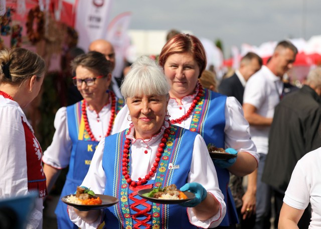 Do ósmej edycji ogólnopolskiego konkursu kulinarnego dla kół gospodyń wiejskich Bitwa Regionów zgłosiły się 332 KGW z Kujaw i Pomorza. Walczą o tytuł najlepszej potrawy - najpierw w powiecie, potem w regionie, a na końcu w Polsce.