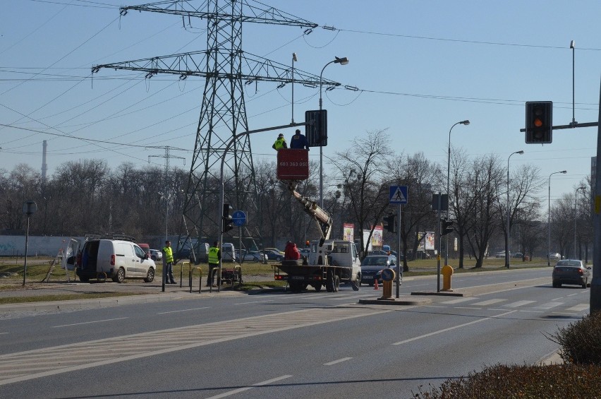 Wrocław: Prace przy sygnalizacji świetlnej na Popowickiej. Uwaga na utrudnienia w ruchu