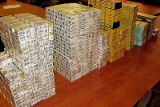 4500 paczek papierosów i 2500 litrów spirytusu. Trzech zatrzymanych