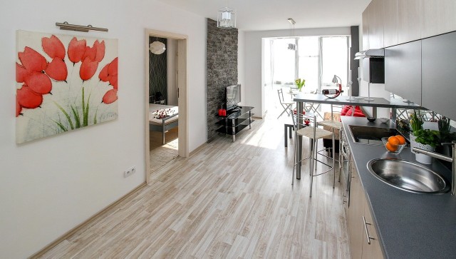 Kupując w Poznaniu mieszkanie 2-pokojowe o powierzchni 50 m kw (cena: 415 000 zł), zaoszczędzimy 8 300 zł.