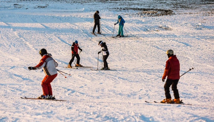Zjazdowa trasa narciarska w Unisławiu ma 400 metrów...