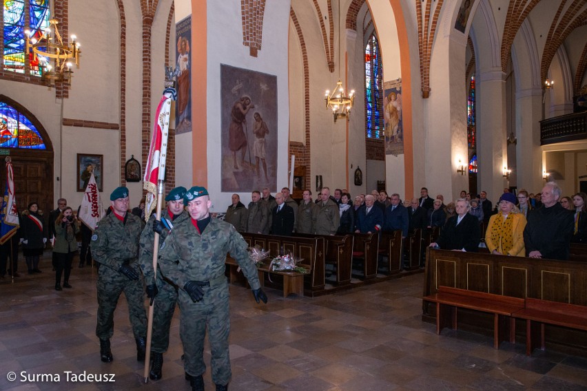 Stargardzkie obchody 9. rocznicy katastrofy smoleńskiej [ZDJĘCIA]