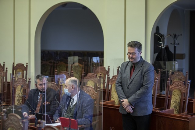 Wojciech Bartoszek miał za Bernadetą Michałek i Andrzejem Młyńskim trzecie miejsce w wyborach samorządowych, startował z ostatniego miejsca na fordońskiej liście PiS zdobywając 681 głosów.