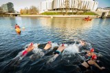 Ice Swimming Bydgoszcz Festival 2019. Bydgoszczanie pływali w zimnej Brdzie [ZDJĘCIA]