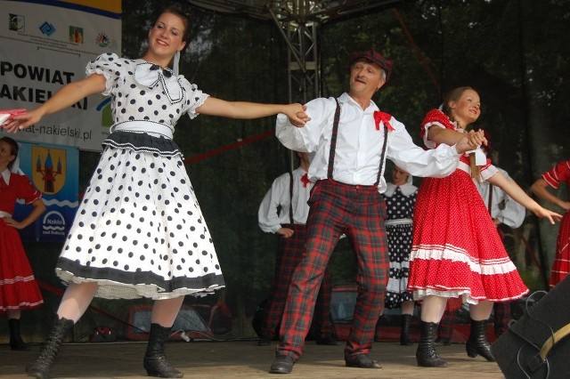 Na scenie Zespół Pieśni i Tańca Ziemia Bydgoska