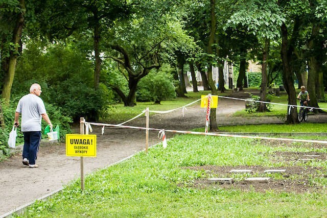 Na placu Chełmińskim na razie jest ściernisko, ale już w sobotę plac do Street Workoutu będzie gotowy