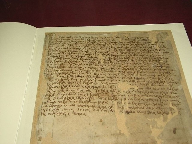 Prezentacja sandomierskiego rękopisu Bogurodzicy została przygotowana z okazji 600. rocznicy wiktorii grunwaldzkiej.