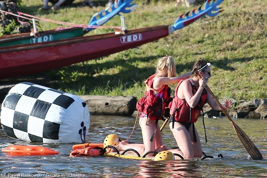 Zobacz niezwykłe pokazy na flyboardach (FILMY, ZDJĘCIA)