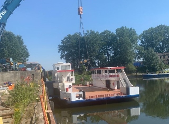 Próbne rejsy „Flisaka” (bo tak się nazywa) pomiędzy Solcem Kujawskim i Czarnowem, czyli prawym brzegiem Wisły, będą możliwe po zakończeniu prac przy wiślanych przyczółkach.