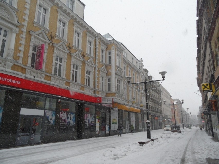 kwiecień 2013 - atak zimy na Dworcowej w Bytomiu