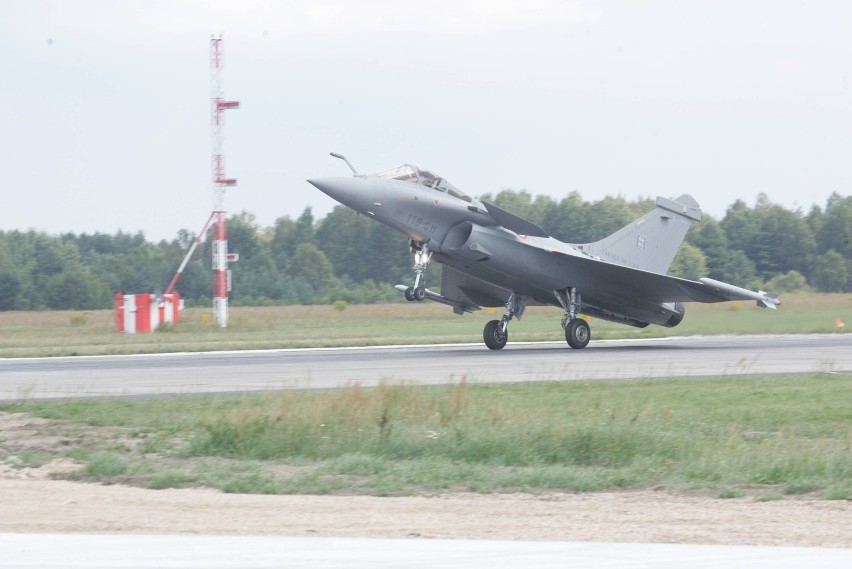 Francuskie myśliwce na lotnisku w Pyrzowicach [ZDJĘCIA]