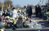 Sporo ludzi w niedzielę na cmentarzu rzymskokatolickim w Wierzbicy (ZOBACZ ZDJĘCIA)