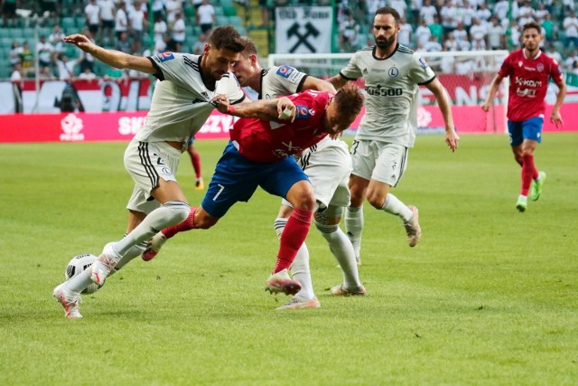 Legia Warszawa - Raków Częstochowa ONLINE. Gdzie oglądać w telewizji? TRANSMISJA TV NA ŻYWO