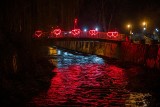 Walentynkowy mostek w centrum Bielska-Białej czeka na zakochanych. W sam raz na romantyczny spacer