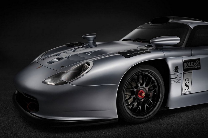 Porsche 911 GT1 Evolution...