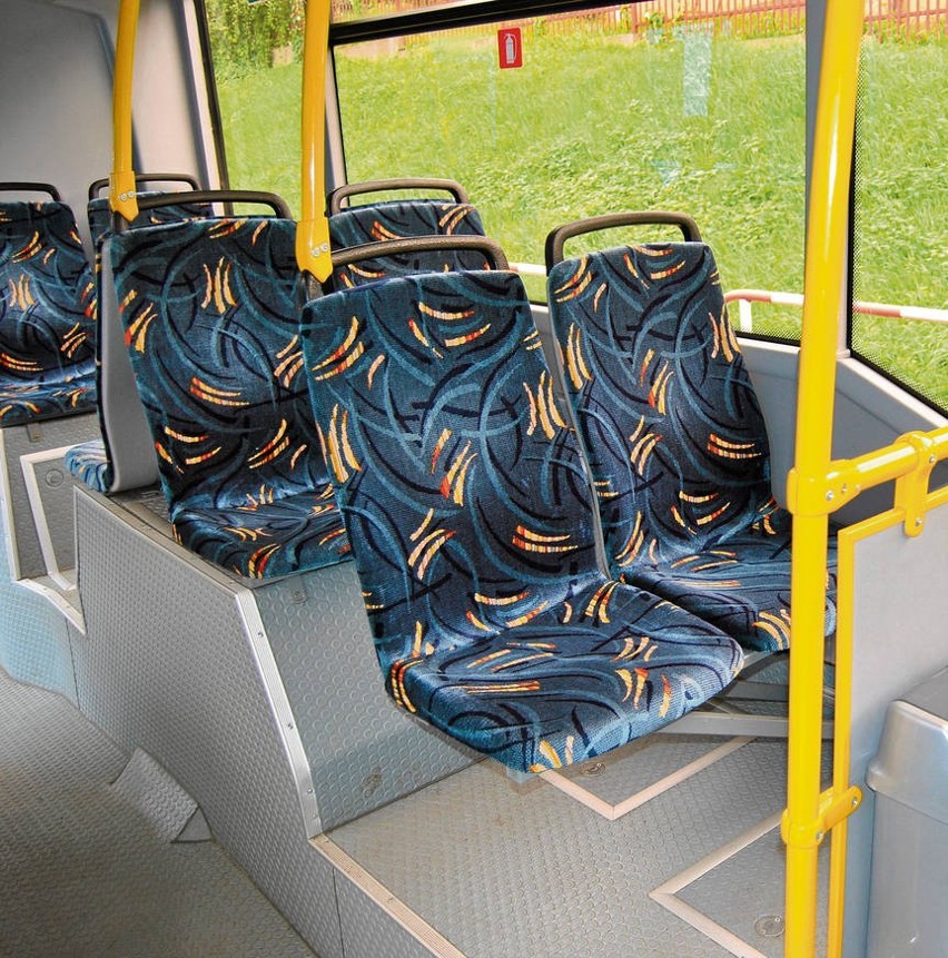 Estetyczne i wygodne krzesła w nowych autobusach