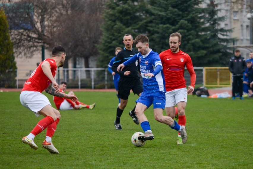 3. liga. Wisła Sandomierz przegrała ważny mecz z Wiązownicą 0:1. Pogrążył ją były zawodnik ŁKS Łagów Mateusz Mianowany