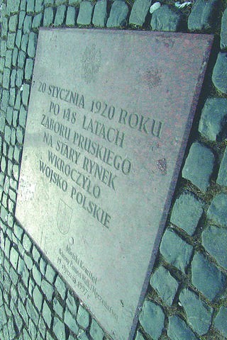 O powrocie Bydgoszczy do macierzy przypomina tablica znajdująca się na płycie Starego Rynku