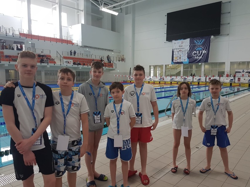 Młodzi pływacy z Koszalina wrócili z Łodzi z medalami