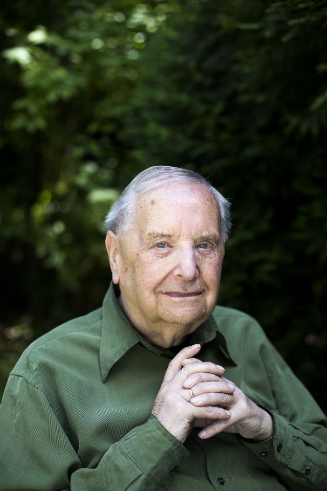 Prof. Aleksander Krawczuk, znawca i popularyzator antyku, emerytowany profesor UJ, autor  „Ostatniej olimpiady”