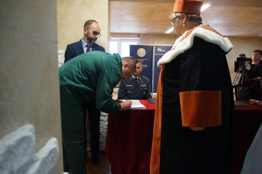 Więźniowie z Aresztu Śledczego w Lublinie rozpoczęli nowy rok akademicki. Zobacz zdjęcia