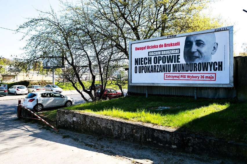 Szczecin: Billboardami w PiS. "Uciekają do Brukseli" - kampania wyborcza zaczyna się zaostrzać [ZDJĘCIA]