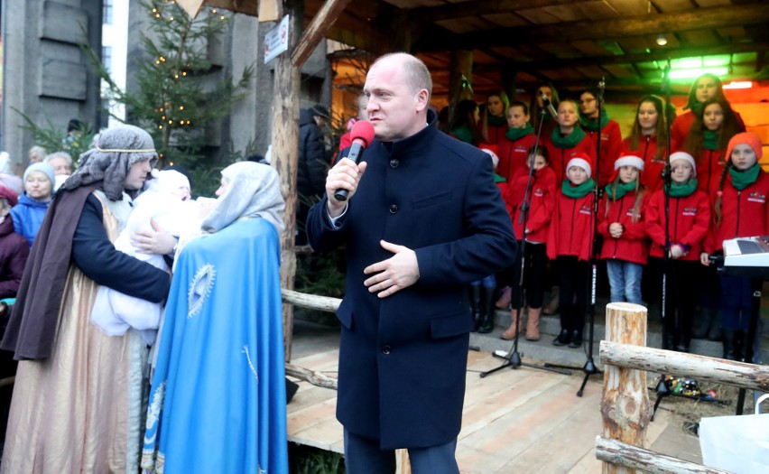 Świętowanie przy Żywej Szopce w centrum Szczecina [ZDJĘCIA, WIDEO]