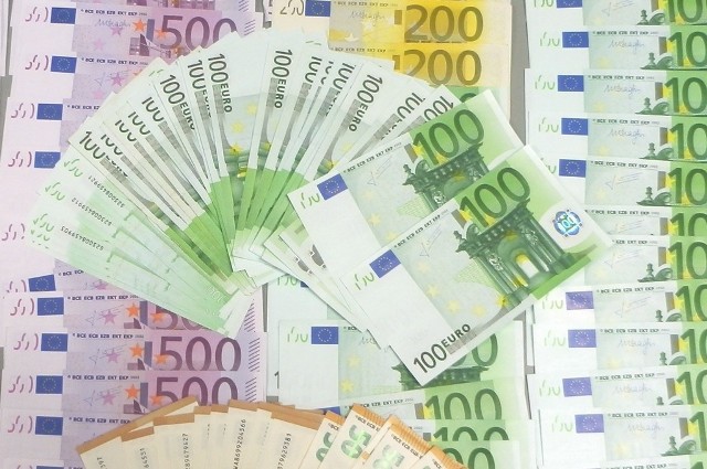 Białorusin nie zgłosił na granicy 20 tys. euro. Dostał olbrzymi mandat!