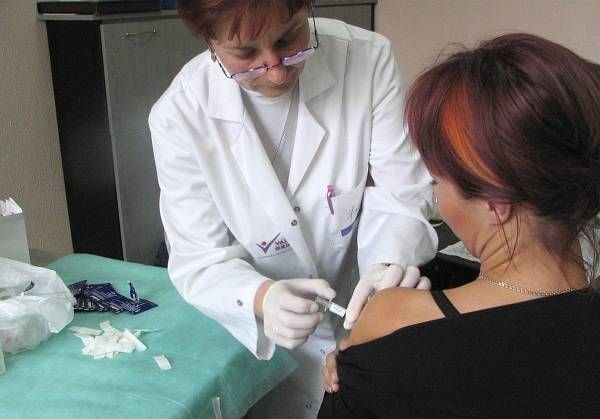 Coraz popularniejsze stają się szczepienia mające uchronić nas przed grypą lub złagodzić skutki choroby.