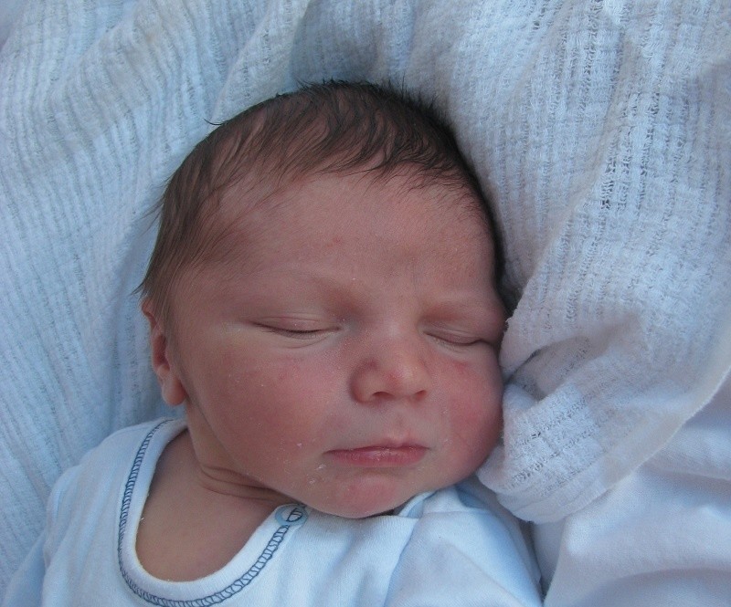 Aleksander Matak urodził się 14 lipca, ważył 4220 g i...