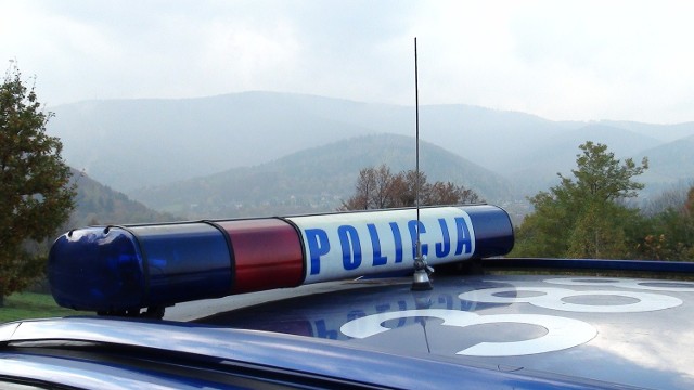 Wypadek w lesie w Jaworzynce. 26-latek z urazem kręgosłupa trafił do szpitala.