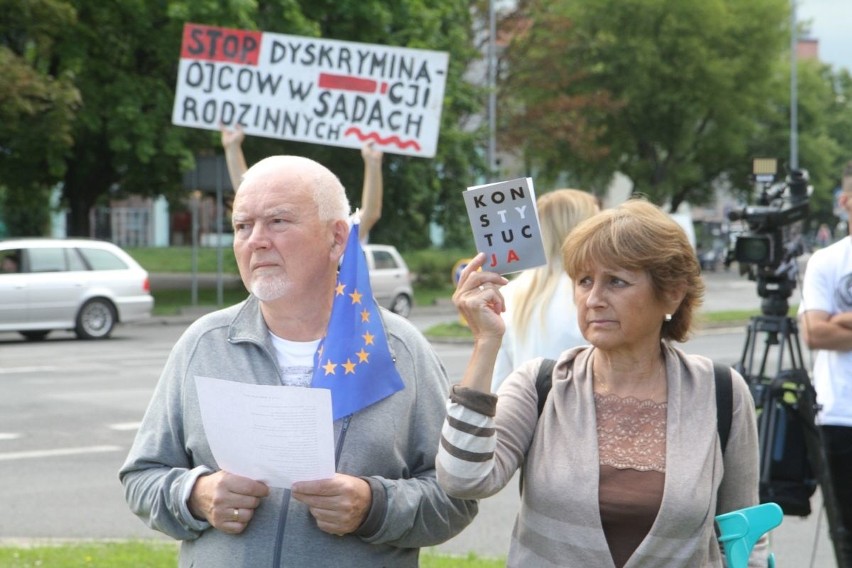 Pikieta pod siedzibą PiS we Wrocławiu