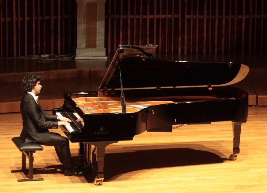 Alessandro Riccardi, pianista z Włoch zagrał w szkole...
