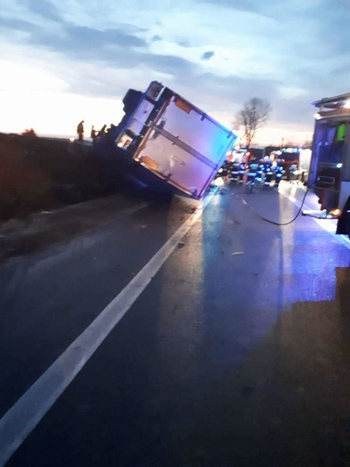 Czajowice. Wypadek na trasie Olkusz - Kraków. Były duże utrudnienia