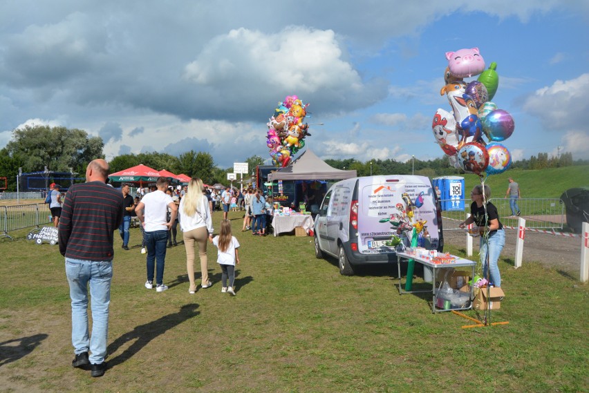 Ostrołęka. Festiwal Smaków Food Trucków. II Smaczny festiwal potrwa do 22.08.2021 r. Zobacz zdjęcia