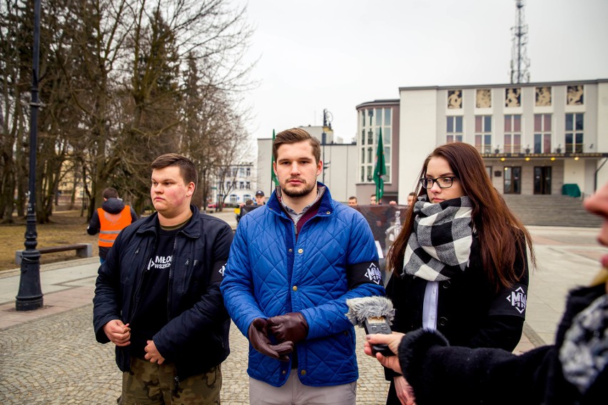 Młodzież Wszechpolska w Białymstoku spaliła kukłę Ryszarda...