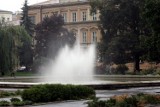 Lublin: Wykąpał się w fontannie na placu Litewskim. Poszło o zakład
