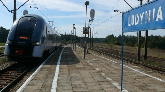   Pasażerowie podróżujący na trasie Kielce &#8211; Włoszczowa &#8211; Kielce być może doczekają się wprowadzenia jeszcze w tym roku biletu świętokrzyskiego na tej linii. Jest zielone światło z centrali kolei.