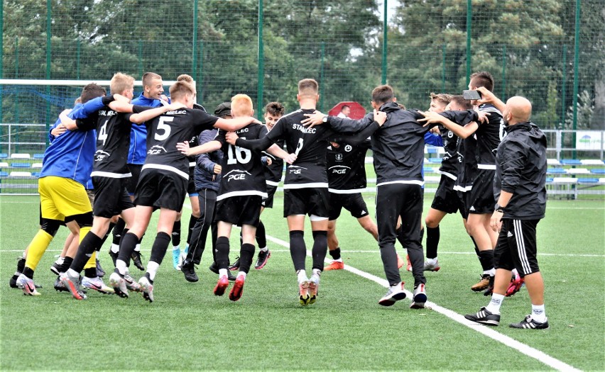 Centralna Liga Juniorów u-17. Stal Mielec wygrała z Hutnikiem Kraków. Bardzo ważna wygrana ekipy Sebastiana Ryguły i Jacka Cyganowskiego