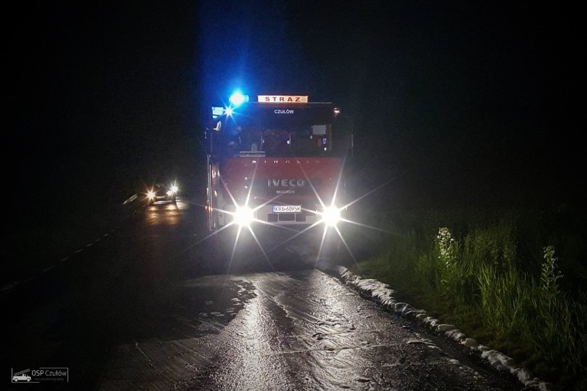 Gmina Liszki. Na drodze między Czułowem i Sanką spalił się samochód