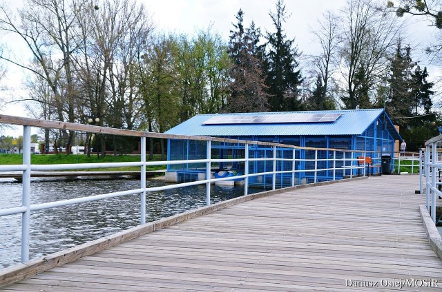 Od soboty 29 kwietnia można już korzystać z wypożyczalni sprzętu pływającego nad zalewem na Borkach w Radomiu.
