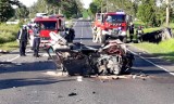 Groźny wypadek między Rokocinem a Sucuminem 31.05.2020. Zderzyły się 3 samochody osobowe. 5 osób poszkodowanych. Na miejscu śmigłowiec LPR