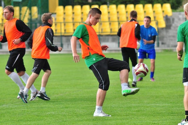 W treningach piłkarzy Siarki Tarnobrzeg uczestniczy teraz ponad 30 zawodników!
