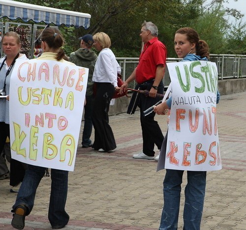 Happening na promenadzie w Ustce. Leba przylączyla Ustke