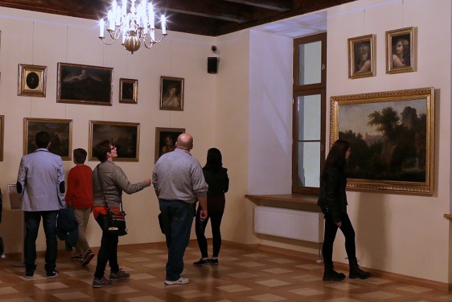 Na Europejskiej Nocy Muzeów w Zamku Dzikowskim w Tarnobrzegu można było zobaczyć obrazy z kolekcji rodu Tarnowskich.