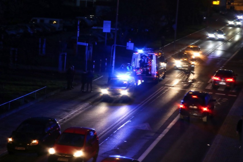 Do wypadku doszło po godz. 17.00. Samochód osoby marki kia...