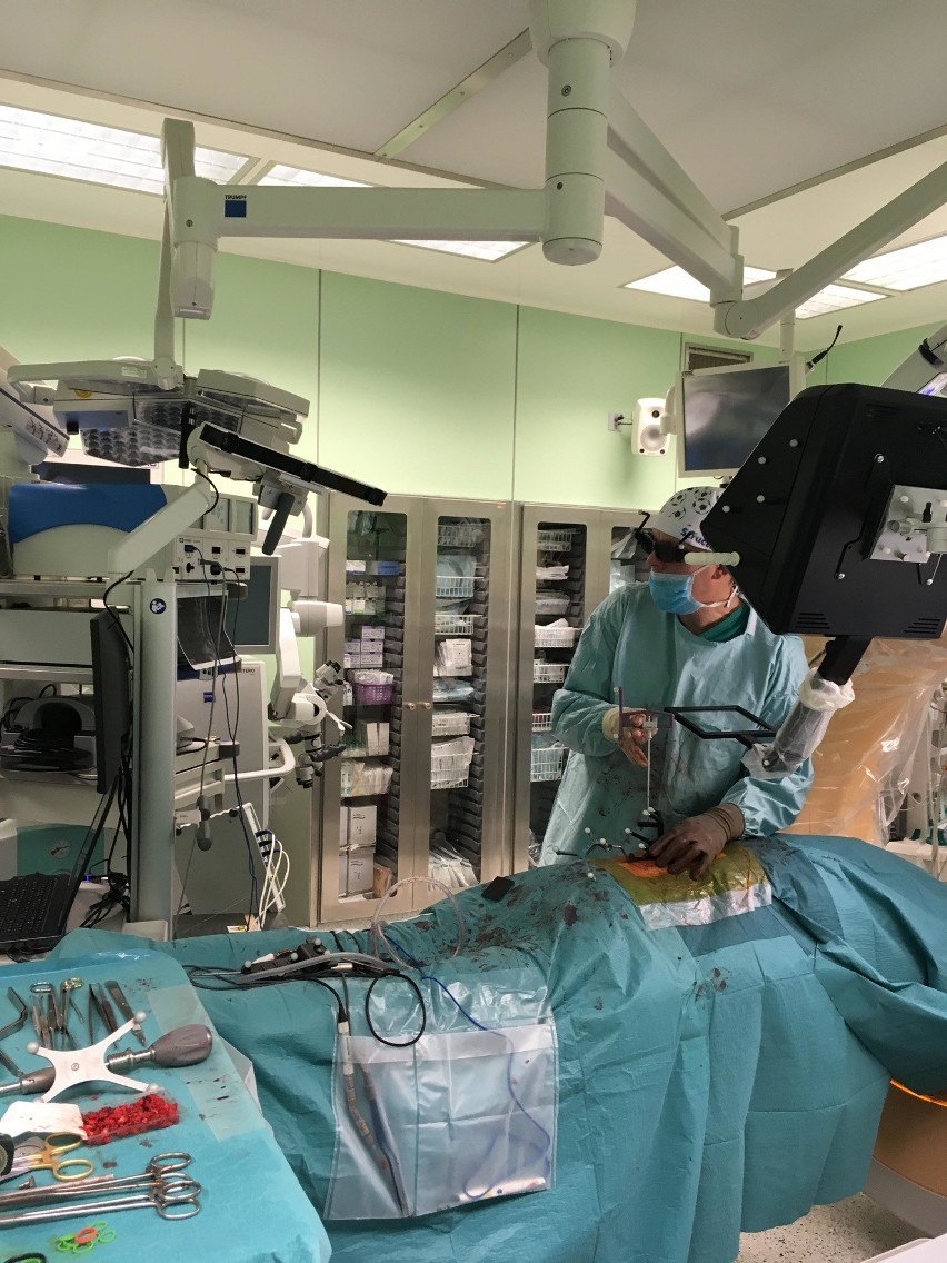 Operacje kręgosłupa z 3D uwolnią pacjentów od bólu