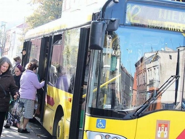 We Włocławku obowiązuje bilet do 15 minut jazdy w trzech wersjach: normalnej, ulgowej i studenckiej, powyżej 15 minut także trzy możliwości.